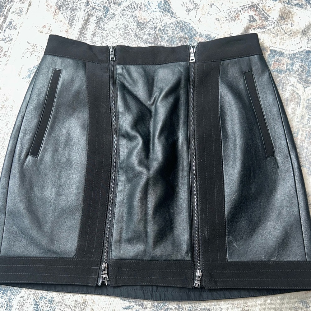BCBG Max Azria Leather Skirt with Zipper Detail